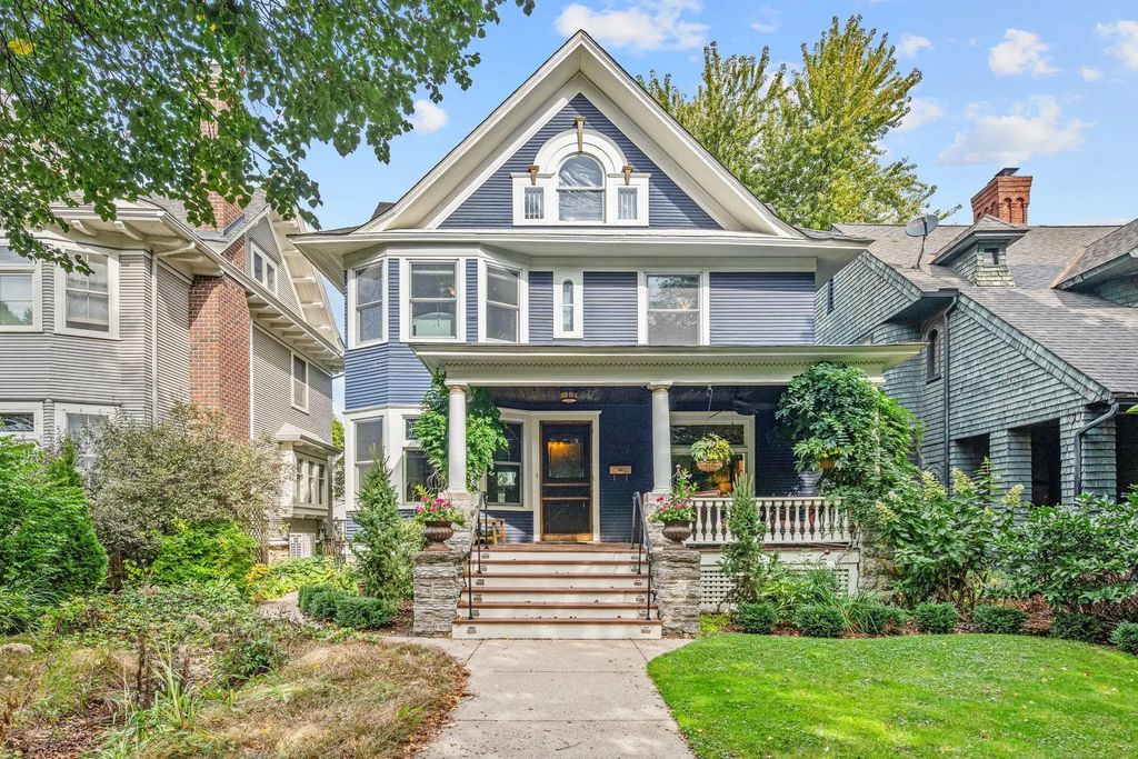 997 Lincoln Avenue, Saint Paul