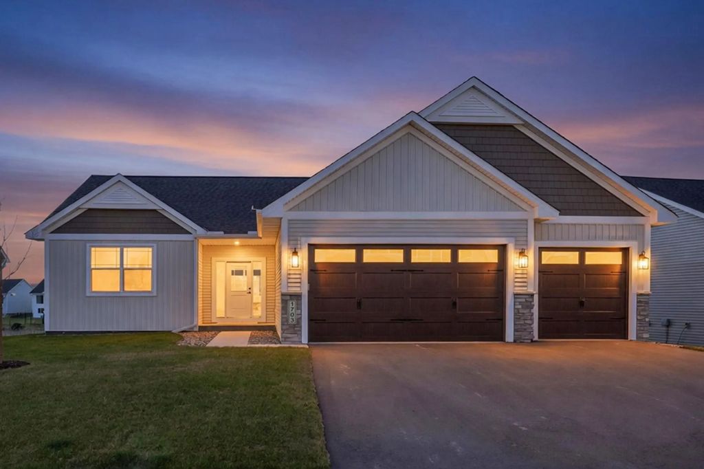 1703 Spruce Street, Farmington