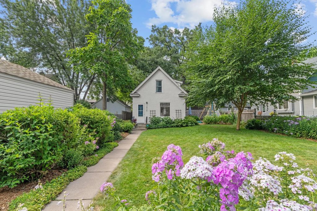 1830 Hewitt Avenue, Saint Paul