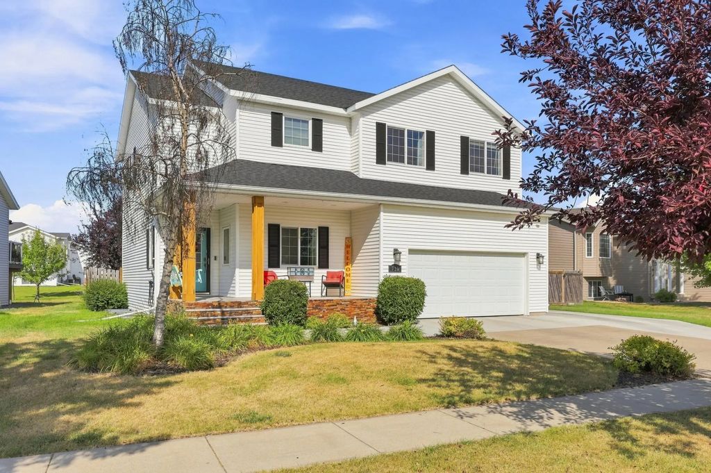 730 36th Avenue W, West Fargo