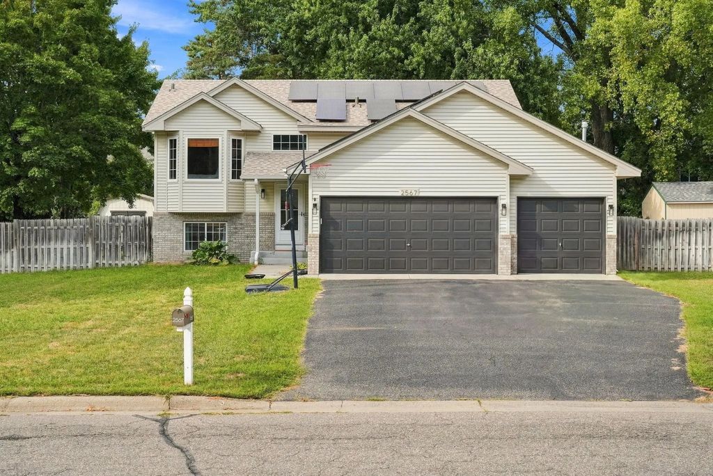 2567 91st Avenue Ne, Blaine