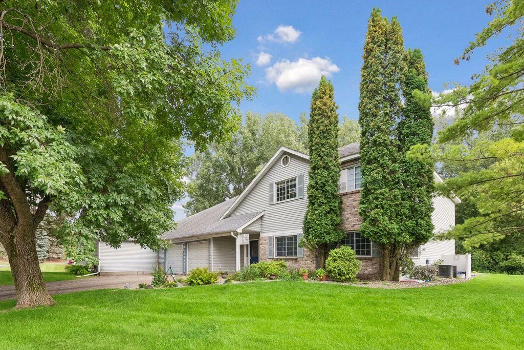 15275 Lesley Lane, Eden Prairie