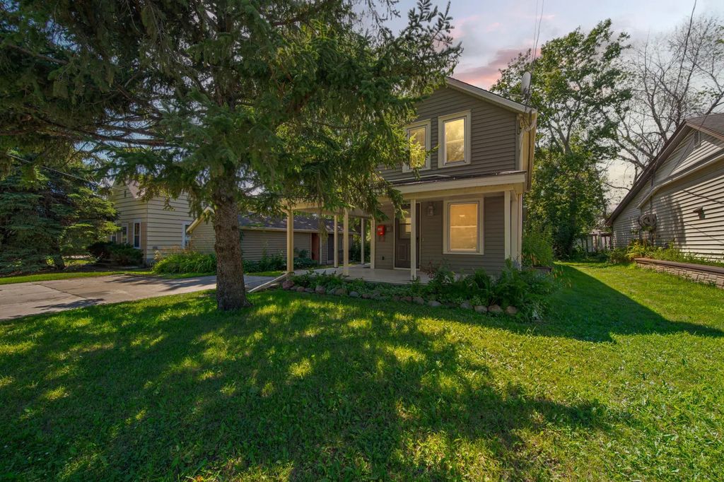 1518 4th Avenue, Mankato