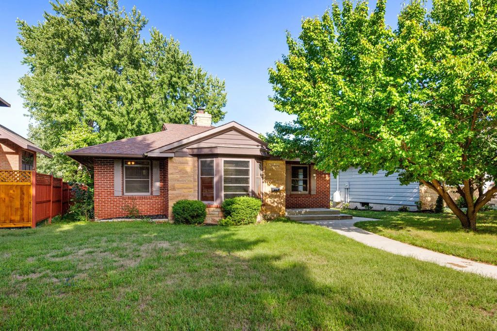 1005 S Minnesota Street, New Ulm