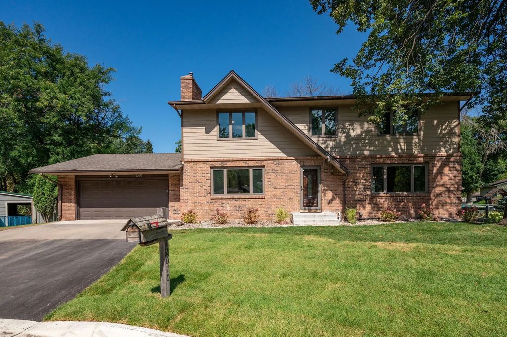 12070 Meadowlark Court, Maple Grove