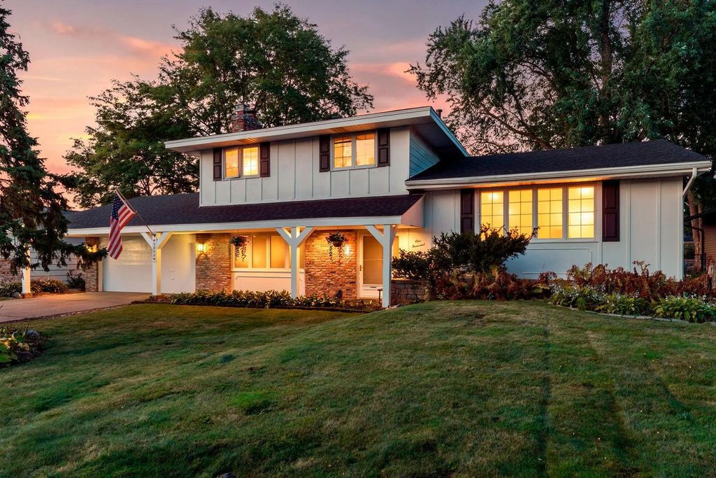 1000 Tiller Lane, Shoreview