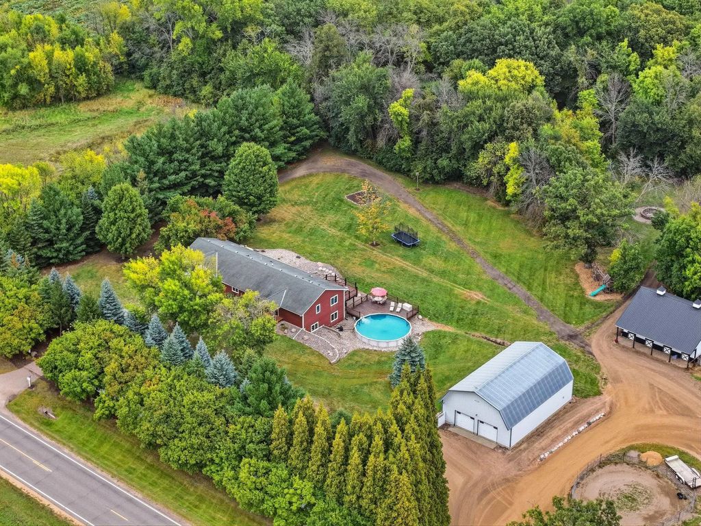 10525 Highway 25, Cologne