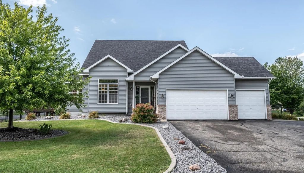 17091 Fairhill Avenue, Farmington