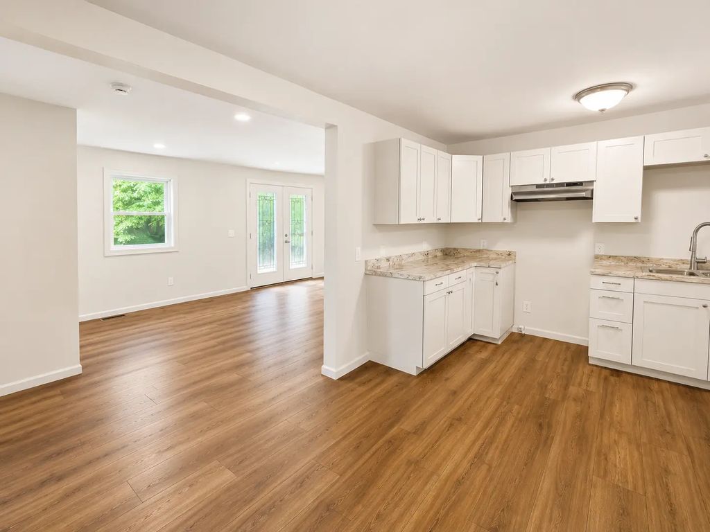 3046 Dundee Lane, Mound