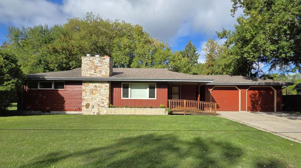 800 14th Avenue, International Falls