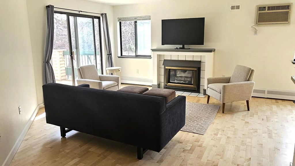 7622 York Avenue S 1205, Edina