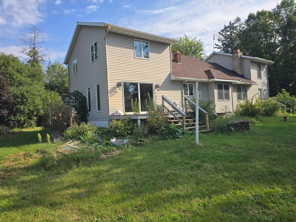 1201 Central Avenue, Centuria