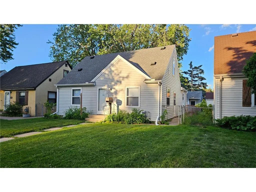 5825 45th Avenue S, Minneapolis