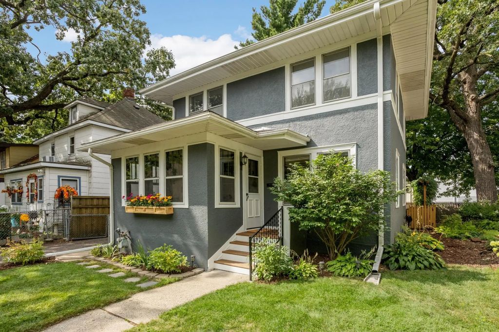 877 Howell Street N, Saint Paul
