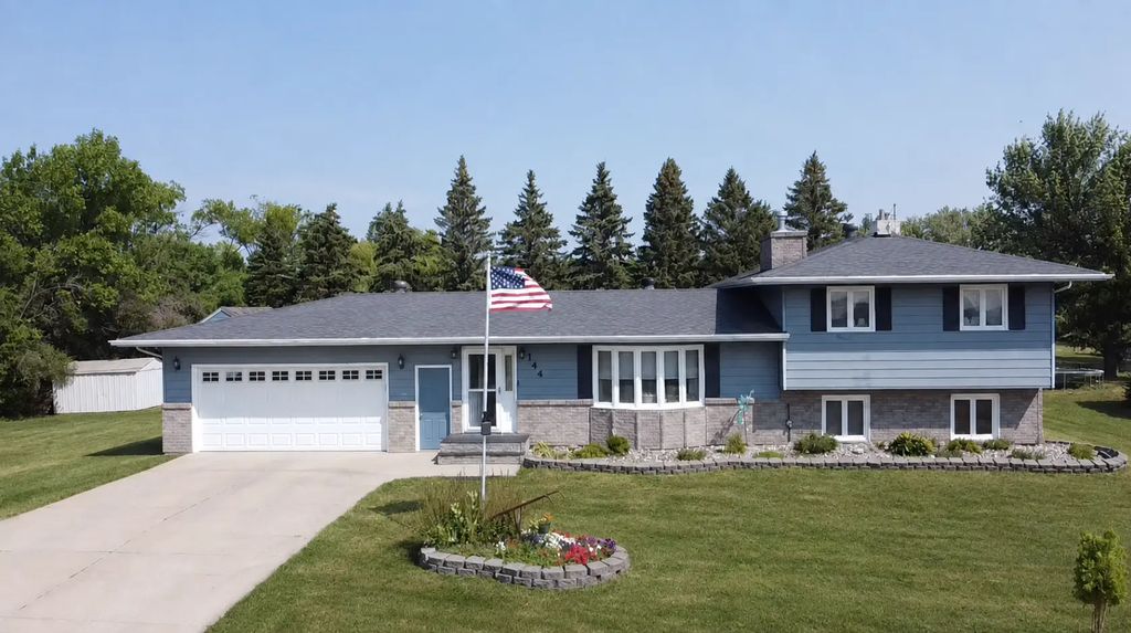 144 6th Street, Grandin