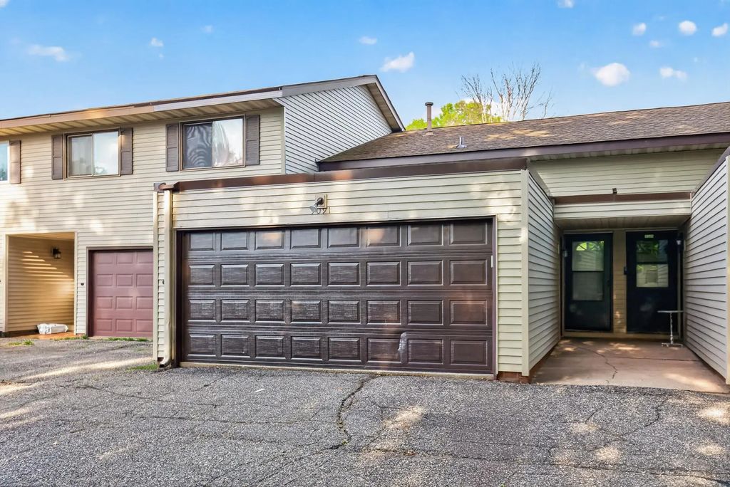 9091 207th Street W, Lakeville