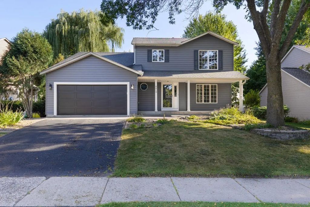 8818 Belvedere Drive, Eden Prairie