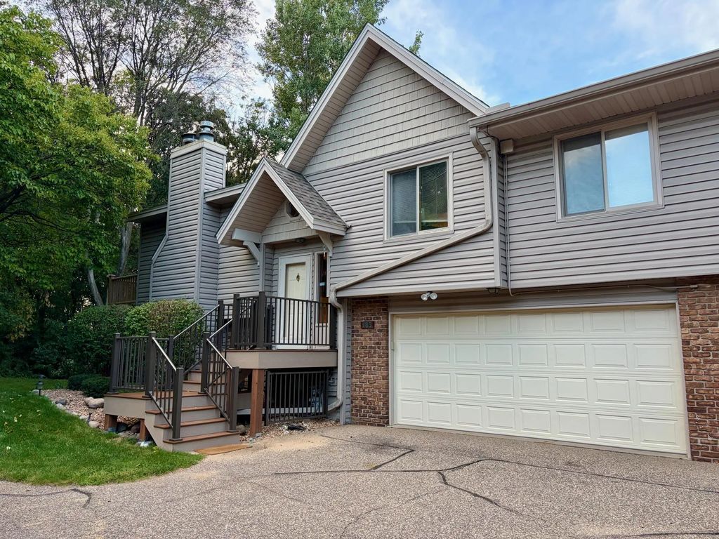 183 Galtier Place, Shoreview