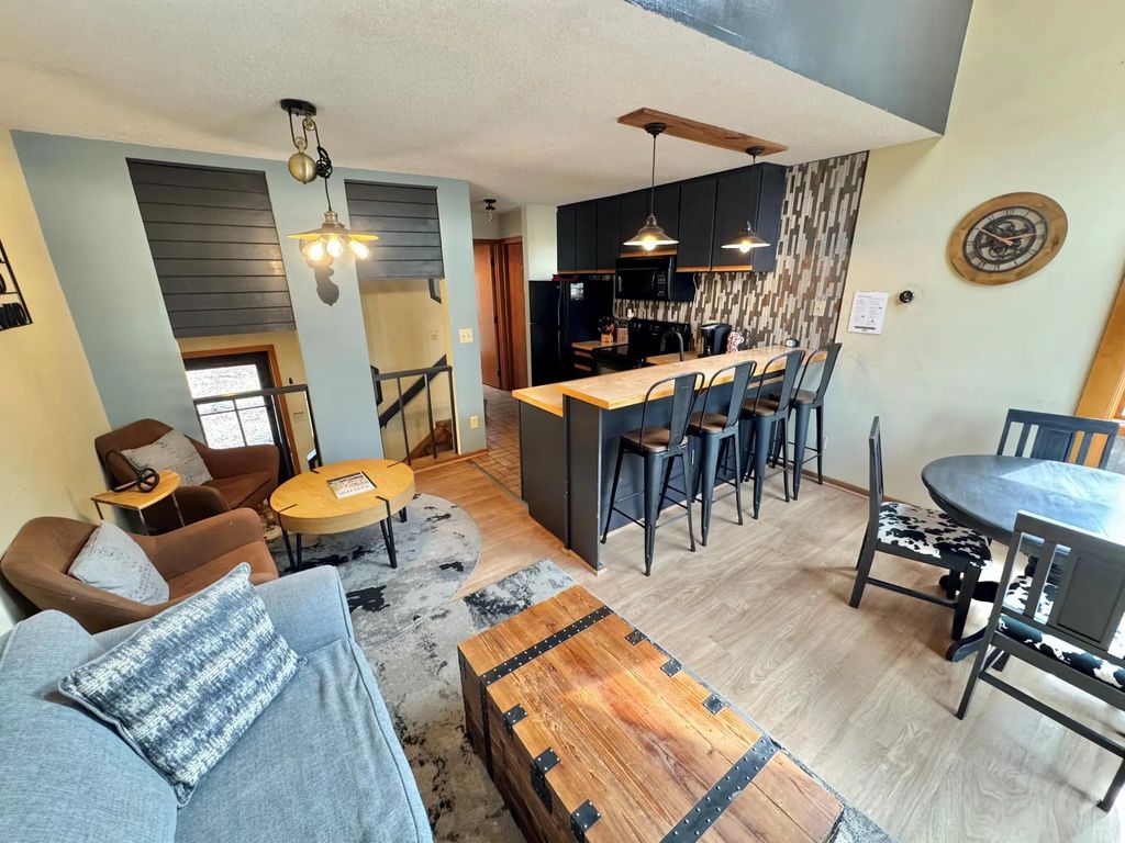 527 Moose Mountain Drive, Lutsen