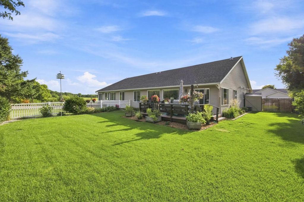1815 Bridgeview Boulevard, Detroit Lakes