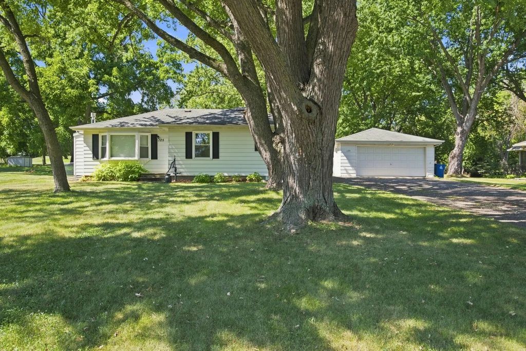 125 Hackberry Hill, Orono