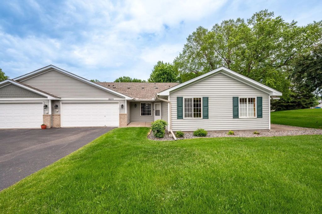 8521 Telford Lane, Brooklyn Park