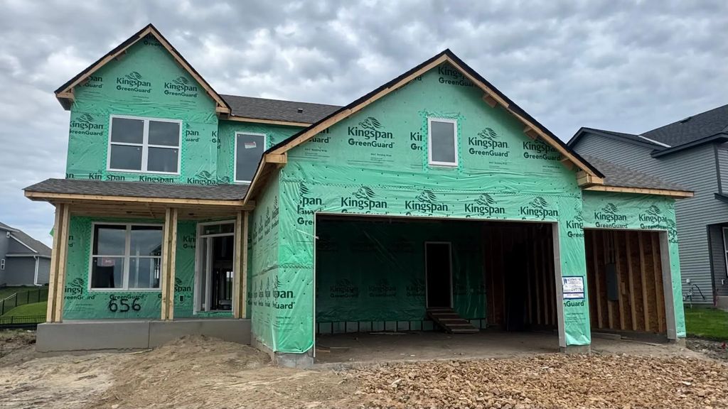 656 Sierra Parkway, Waconia