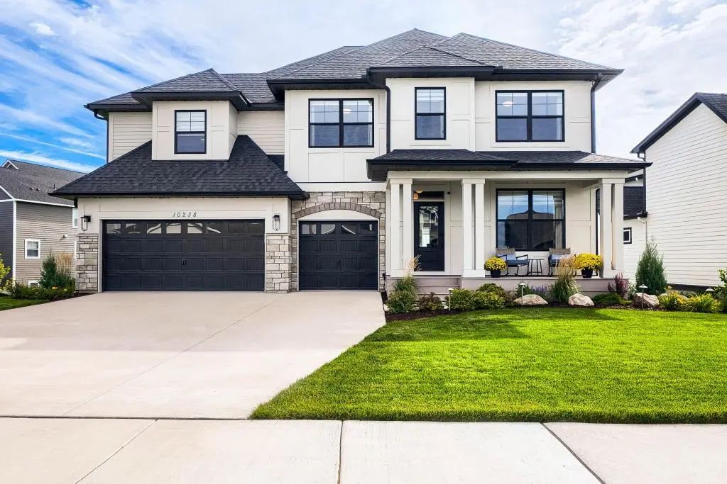 10238 Shadyview Lane N, Maple Grove