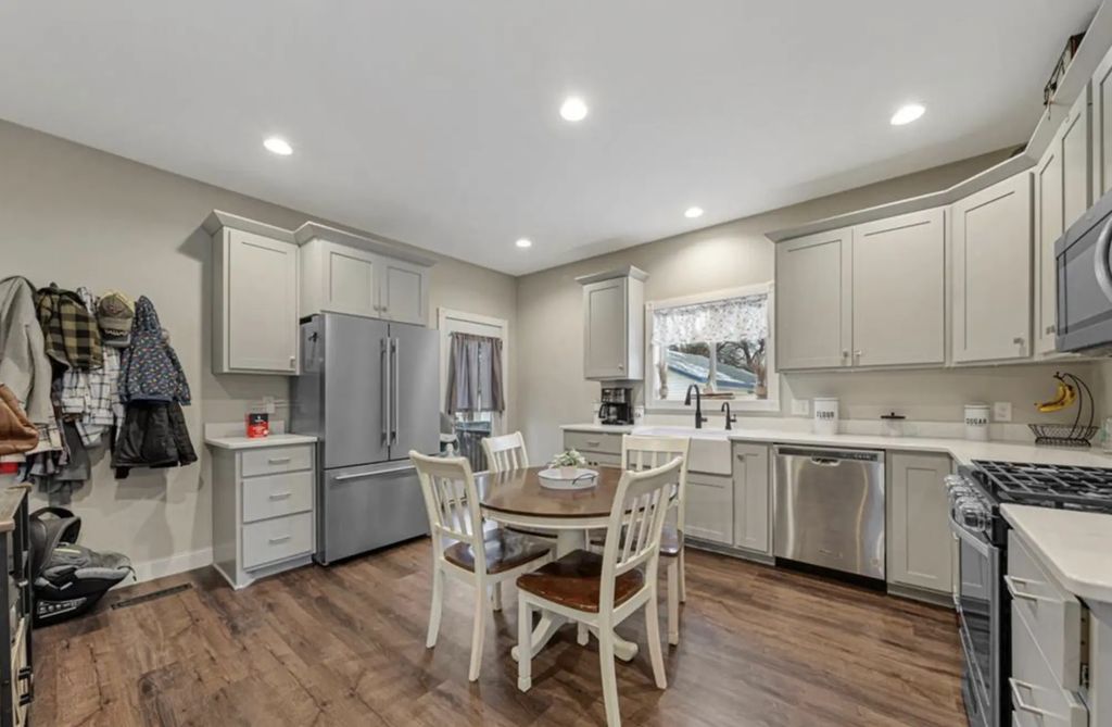 1080 Lafayette Avenue, Lafayette