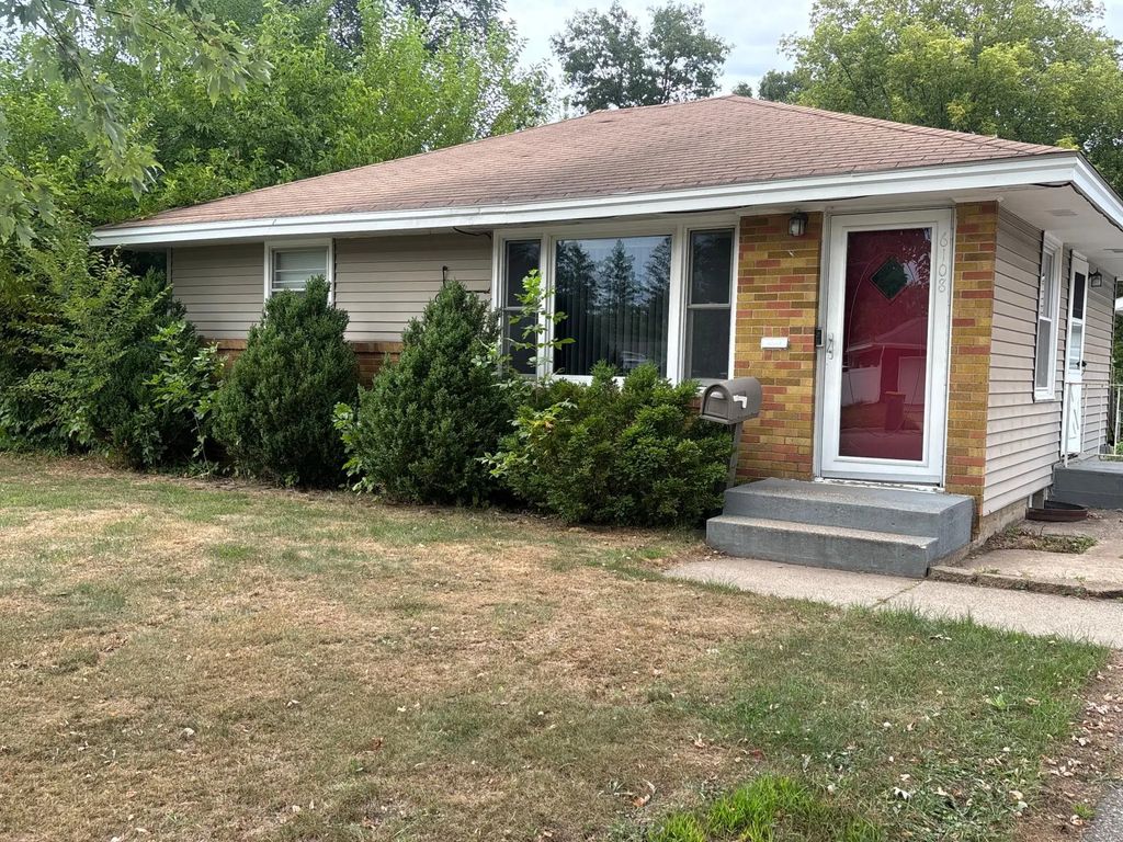 6108 Hampshire Avenue N, Crystal