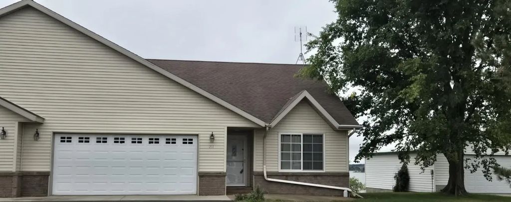 211 W Lake Street, Parkers Prairie