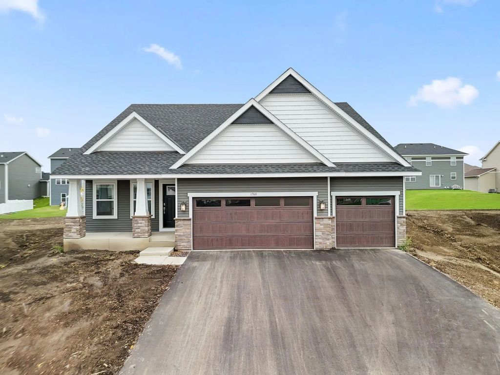1910 Dogwood Court, Carver