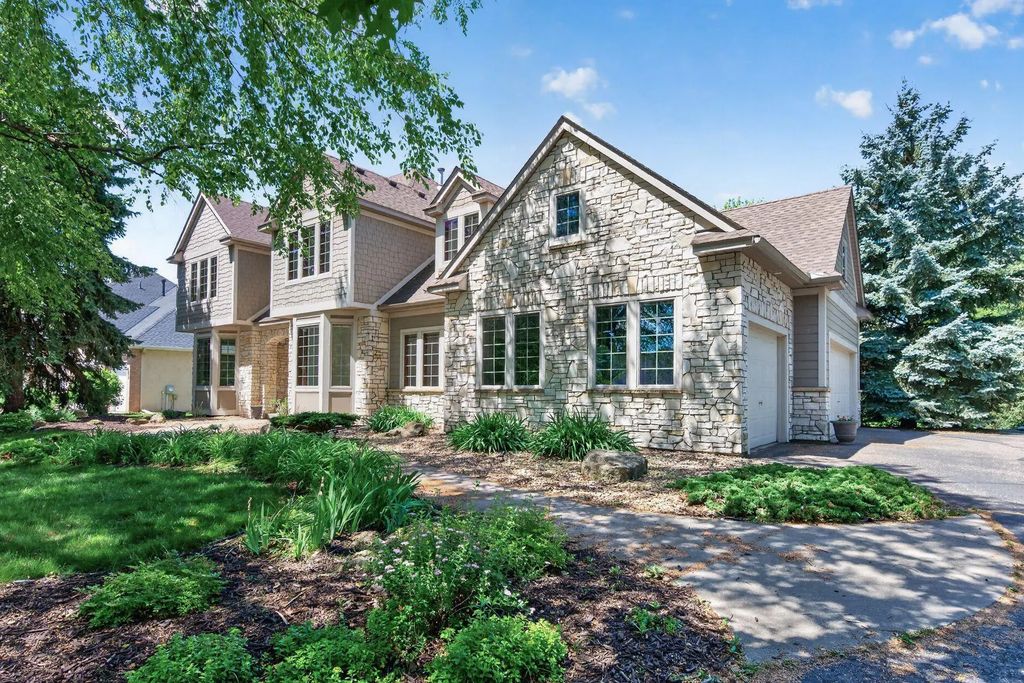 3034 Edgewater Drive, Woodbury
