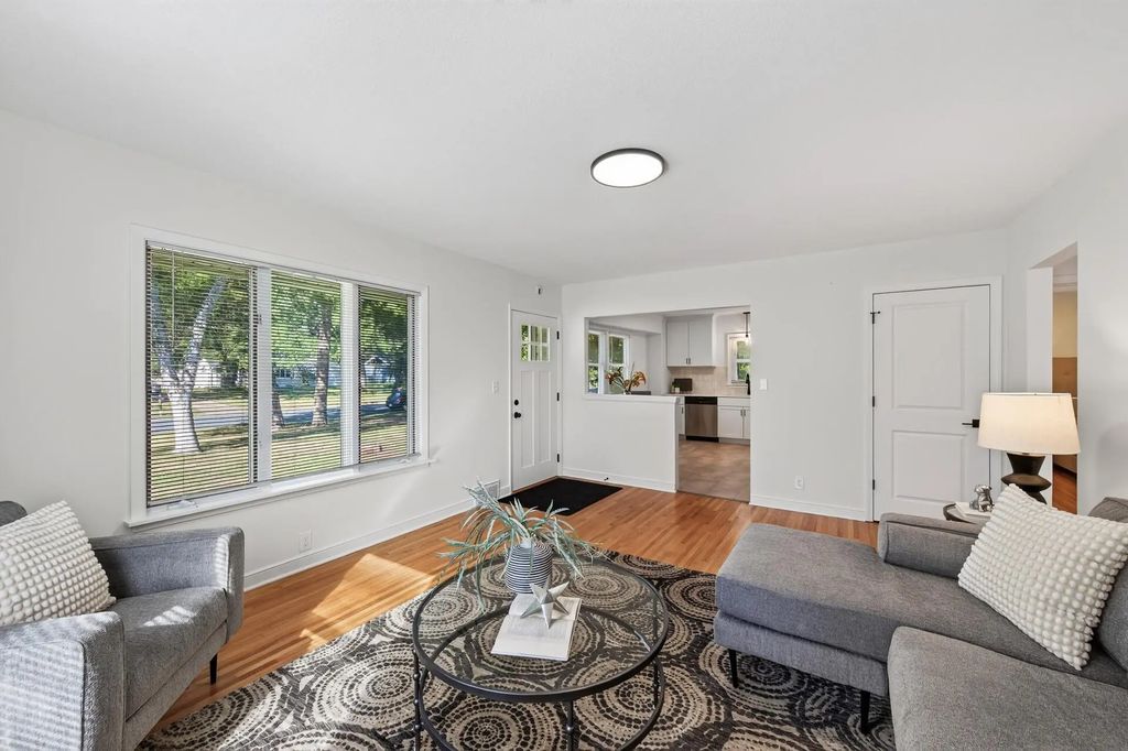2106 Richard Avenue, White Bear Lake