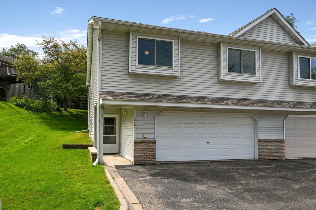 3761 Robin Lane, Eagan