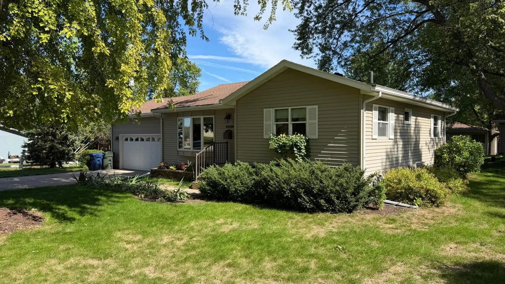 819 S Martin Street, Fergus Falls
