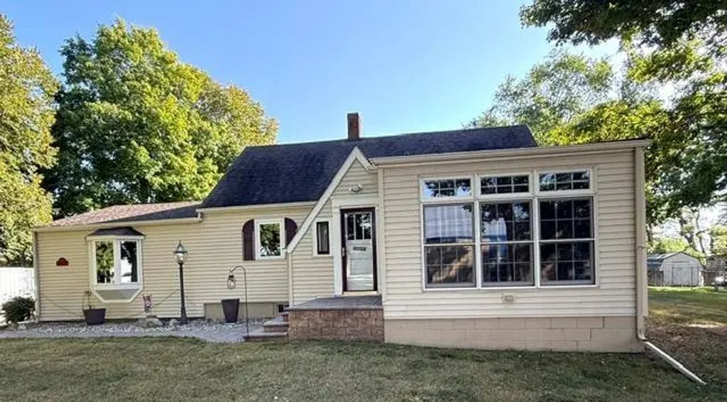 205 3rd Street W, Brandon