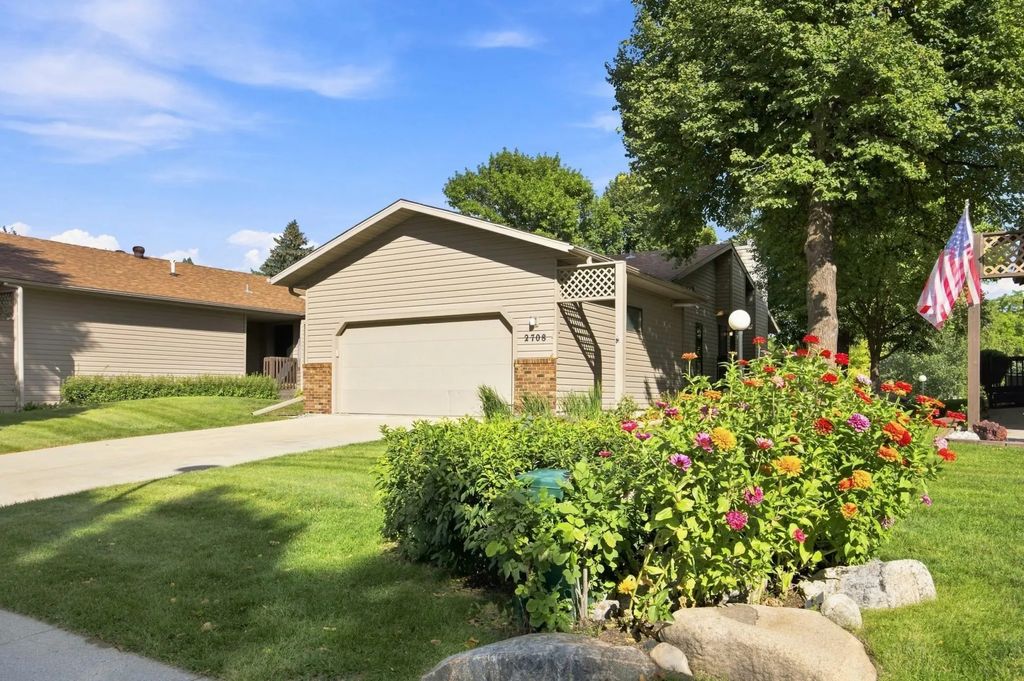 2708 27th Street S, Fargo