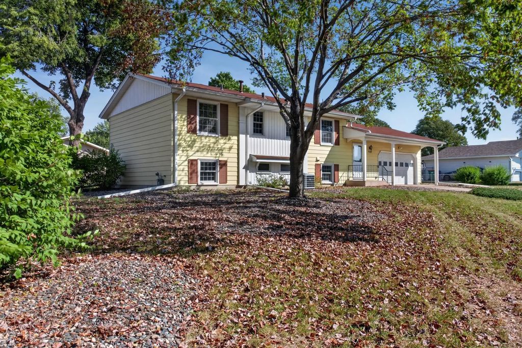2365 106th Avenue Nw, Coon Rapids