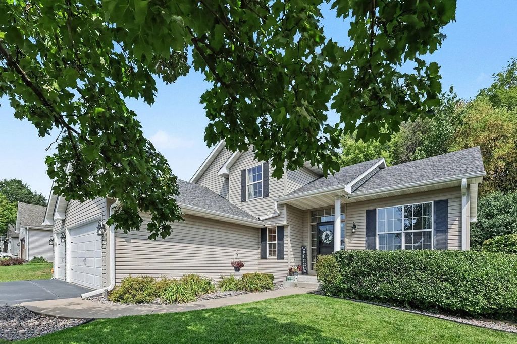 14901 Hillside Trail, Savage