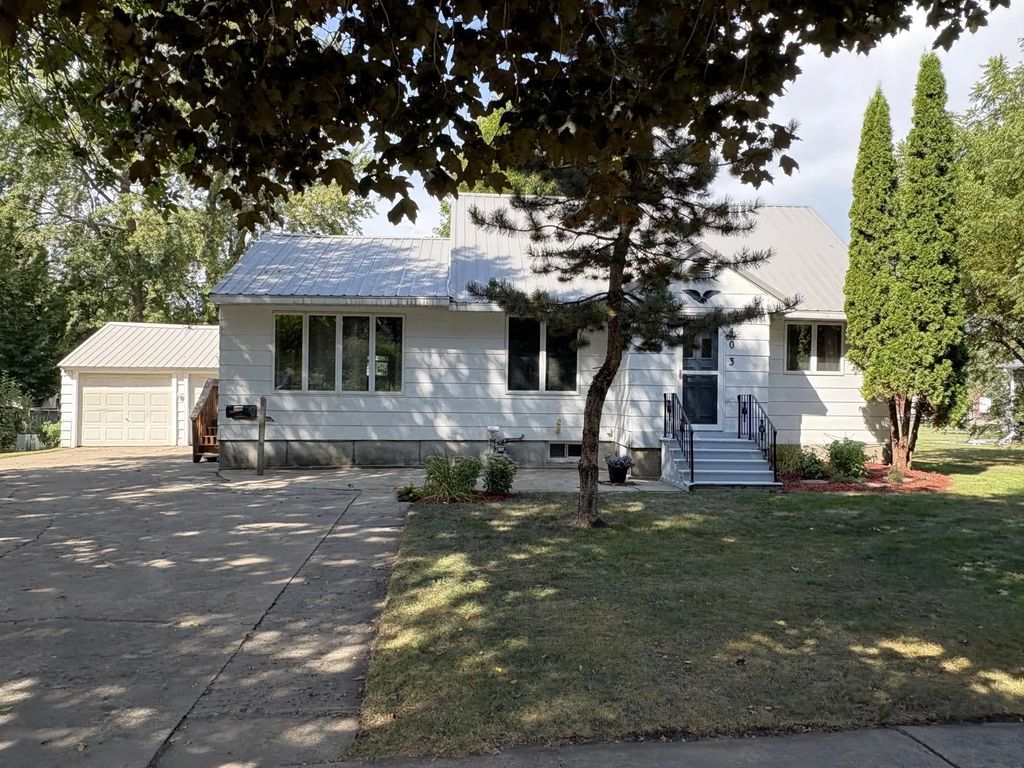 403 N 7th Street, Marshall