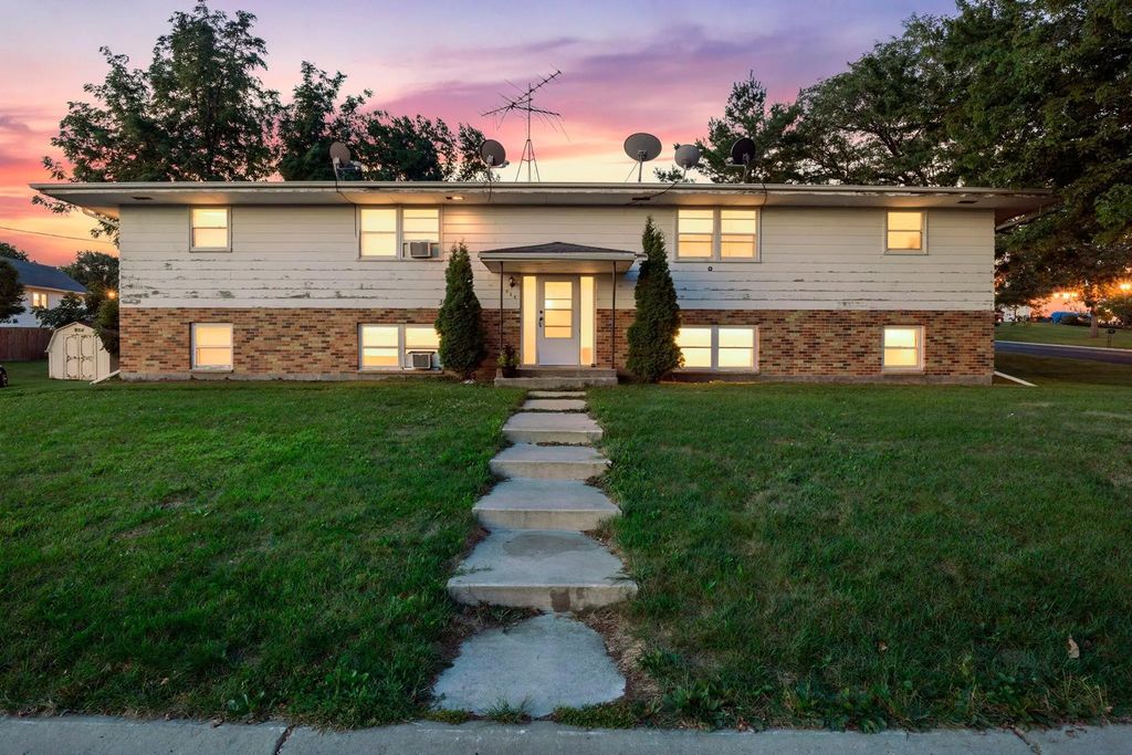 611 2nd Avenue, Goodhue