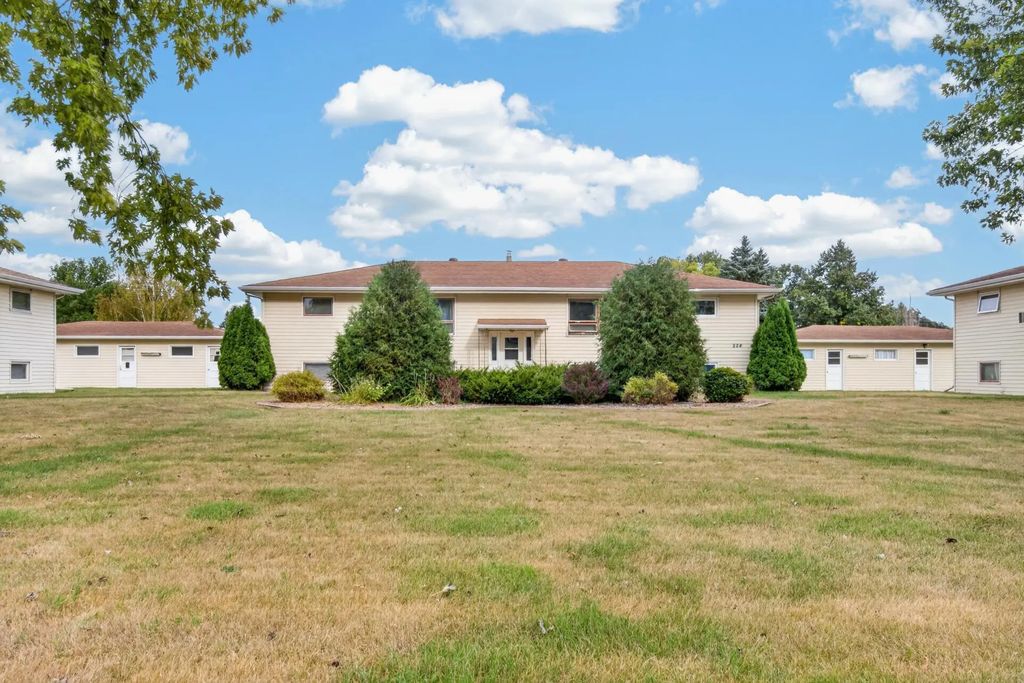 224 5th Avenue Ne 8, Valley City