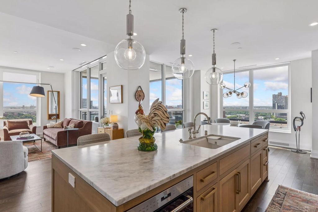 1111 W River Parkway 18d, Minneapolis