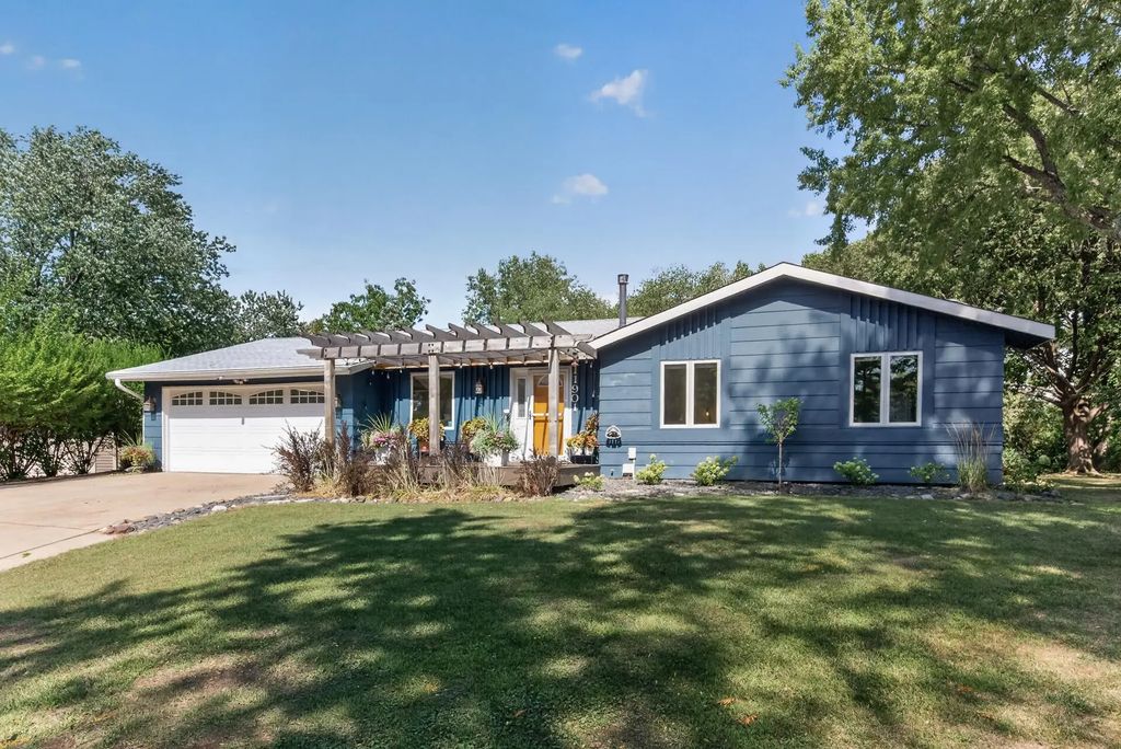 11901 River Hills Circle, Burnsville