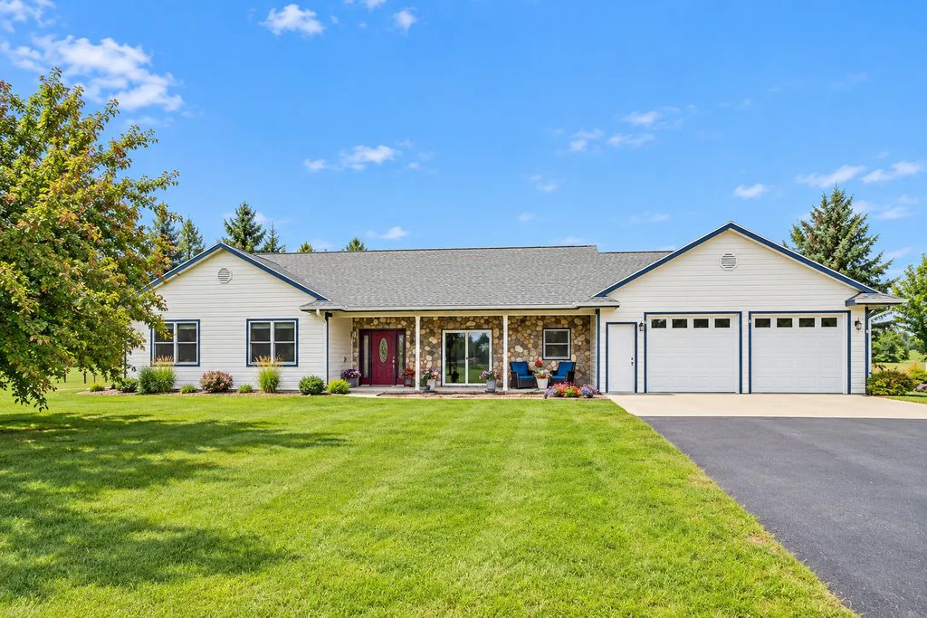 118 Shores Road, Ottertail