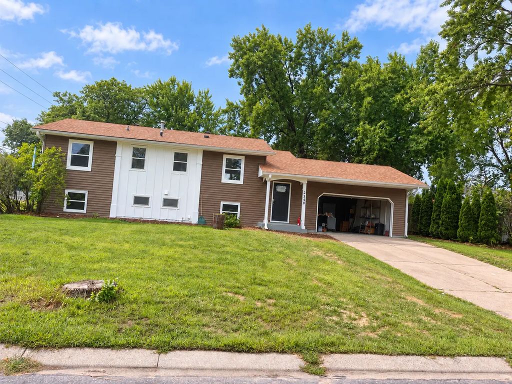 2348 106th Avenue Nw, Coon Rapids