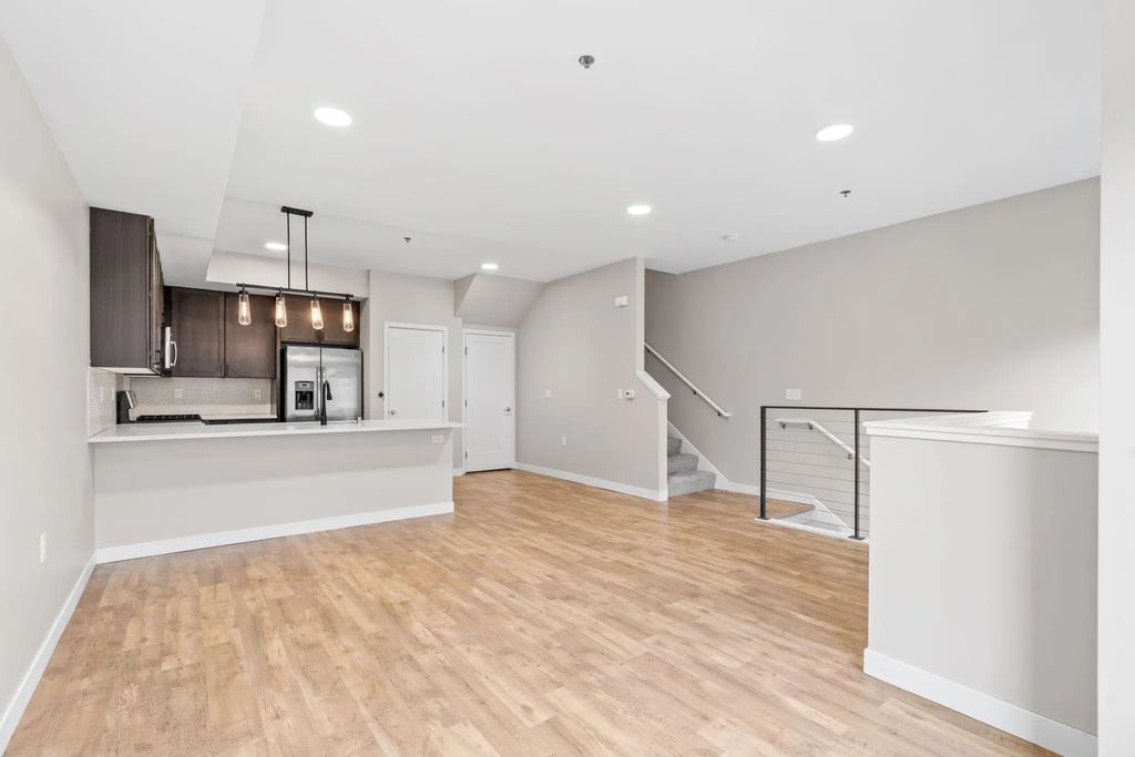 120 Hennepin Avenue 115, Minneapolis