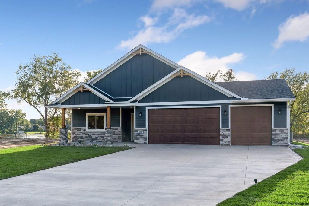 13664 Gladiola Street Nw, Andover