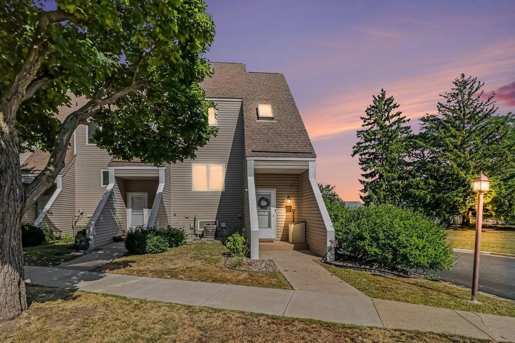 1306 Boardwalk Place, Minneapolis